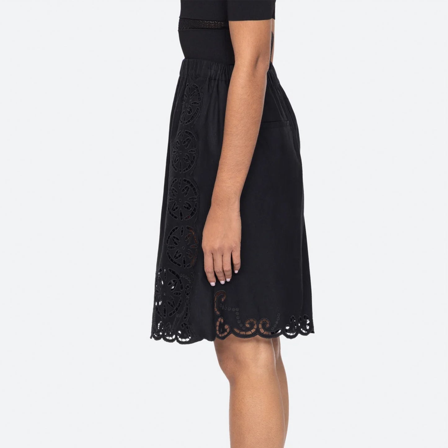 Dahlia Eyelet Short in Black