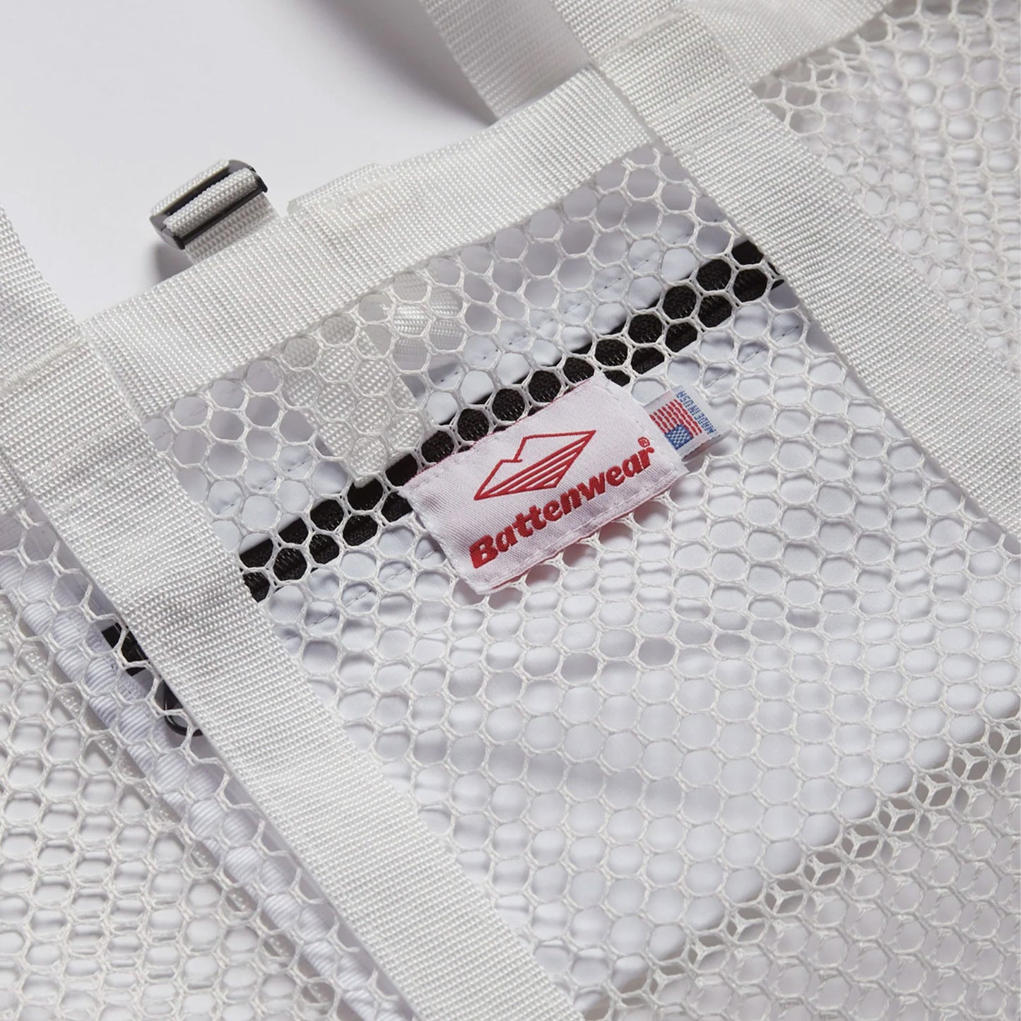 Mesh Tote in White/White